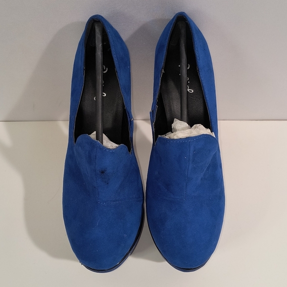 Qupid Women's 7 Blue Heels - Picture 1 of 8